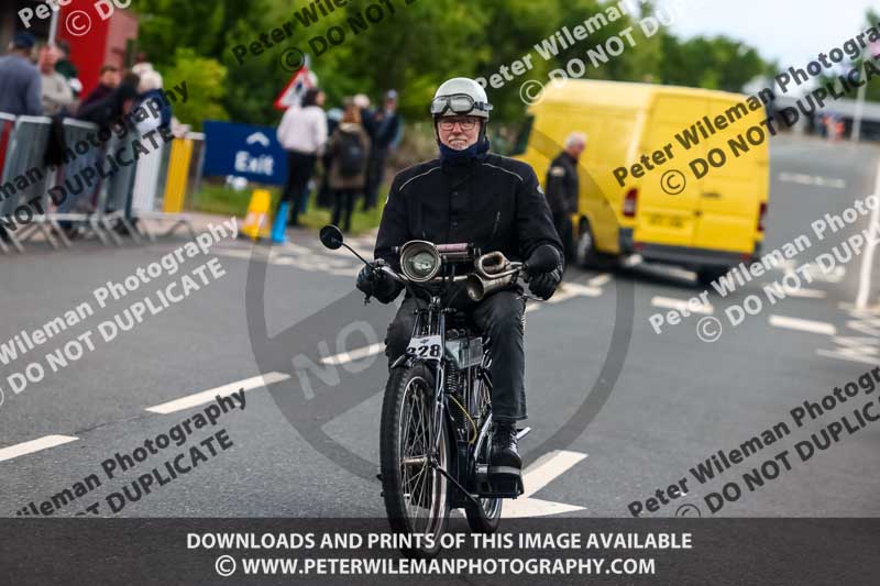 Vintage motorcycle club;eventdigitalimages;no limits trackdays;peter wileman photography;vintage motocycles;vmcc banbury run photographs